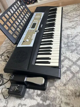Синтезатор Yamaha PSR-R200