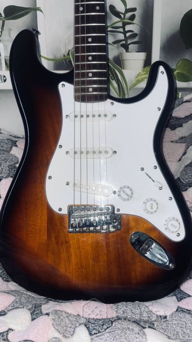 Электрогитара Squier Stratocaster — фото 2