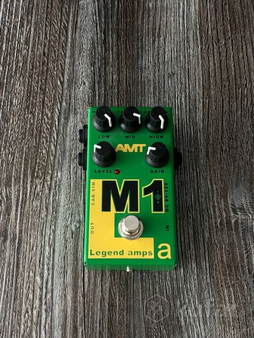 Гитарная педаль преамп AMT M1