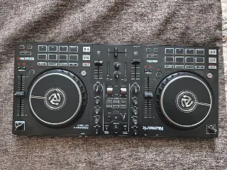 DJ контроллер Numark PRO FX