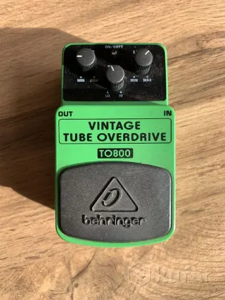 Педаль Behringer Overdrive TO800 (Tube Screamer)