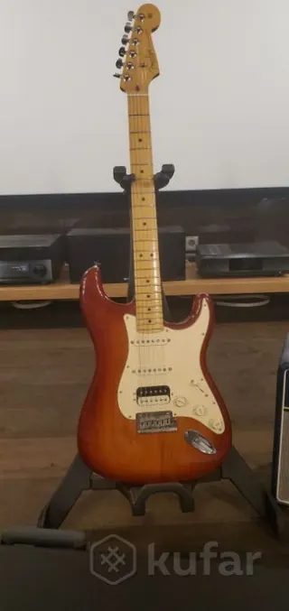 Fender Stratocaster(AM PRO II STRAT HSS MN SSB)