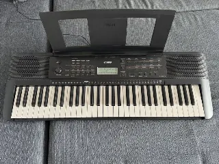 Синтезатор Yamaha psr e273