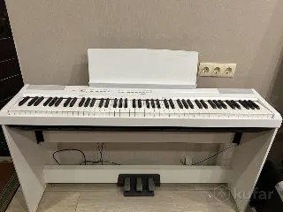 Цифровое пианино Yamaha p-115 со стойкой и педалям
