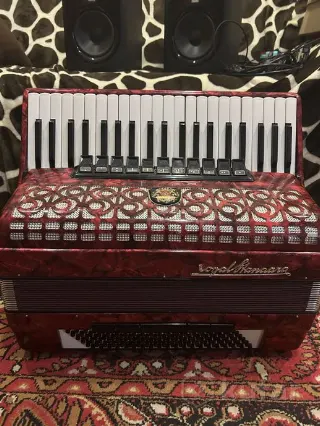 Аккордеон Royal Standard Montana