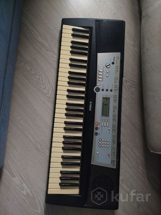 Продам синтезатор YAMAHA PSR E203