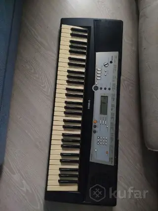 Продам синтезатор YAMAHA PSR E203