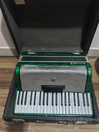 Продам аккордеон б/у