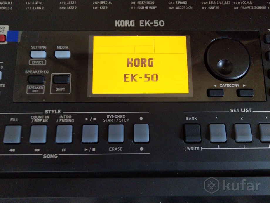 KORG EK-50 Синтезатор