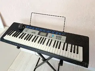 Синтезатор Casio LK-136 со стойкой