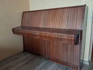 Пианино отдам бесплатно