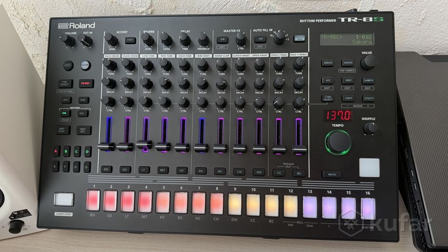 Roland tr-8s — фото 1