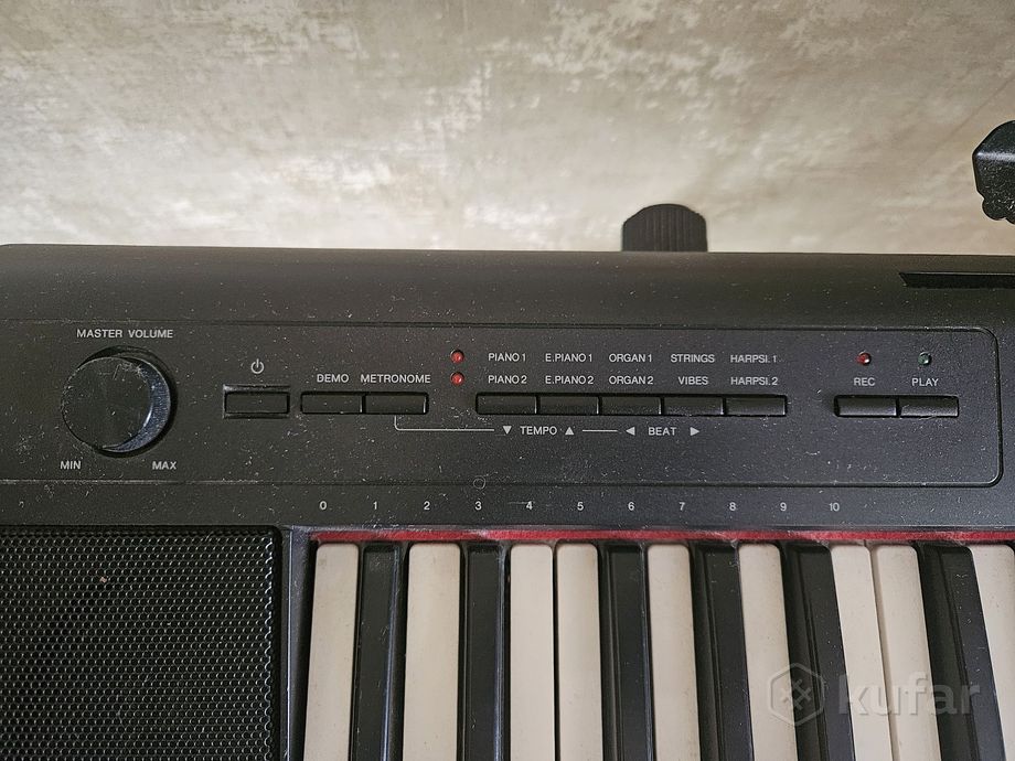 Компактное пианино Yamaha Piaggero NP-12 + стойка — фото 2