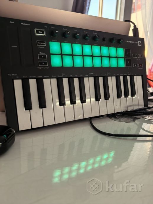 MIDI-клавиатура Novation Launchkey Mini MK3 — фото 1