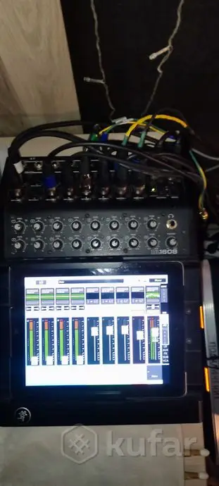 Цифровой микшер Mackie DL1608 + 2 Планшета iPad