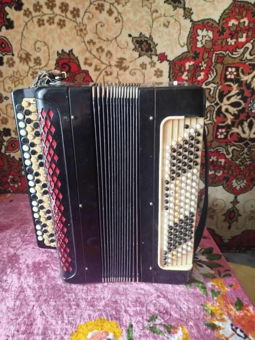 Баян