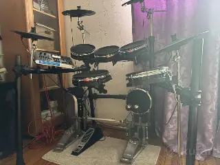 Электронные барабаны Alesis DM10 Studio Mesh Kit