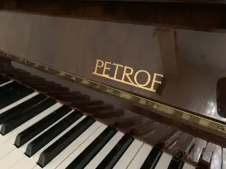 Пианино Petrof