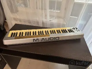 MIDI-клавиатура M-AUDIO 61 keys