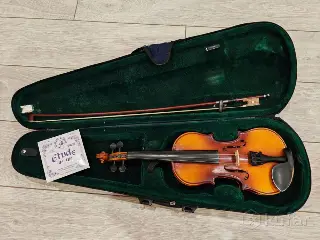 Продам скрипку 1/2