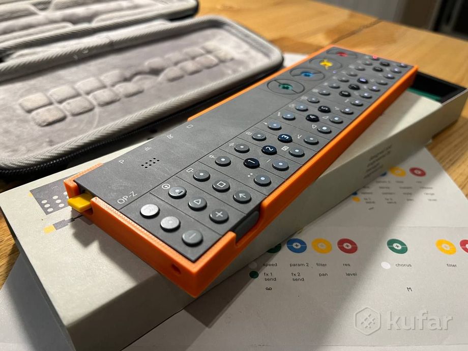 Teenage Engineering OP-Z Синтезатор-секвенсер — фото 1