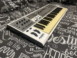 MIDI- клавиатура M-Audio Axiom 49