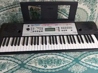 Синтезатор (клавиши) YAMAHA