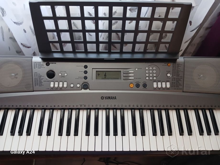 Синтезатор Yamaha PSR-R300