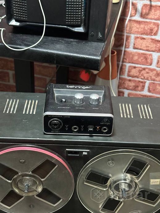 Звуковая карта Behringer U-PHORIA UM2 — фото 1