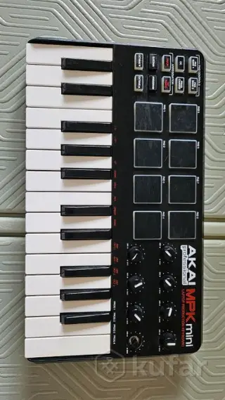 midi-клавиатура akai