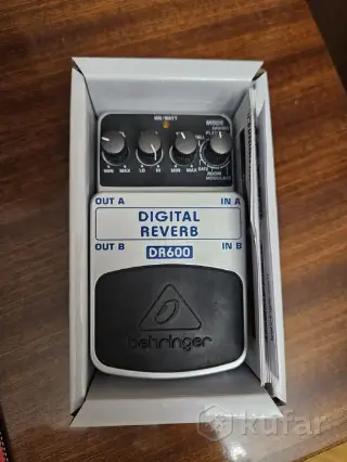 Педаль реверба Behringer DR600