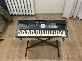 Синтезатор с подставкой