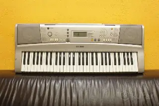 Yamaha psr-e303