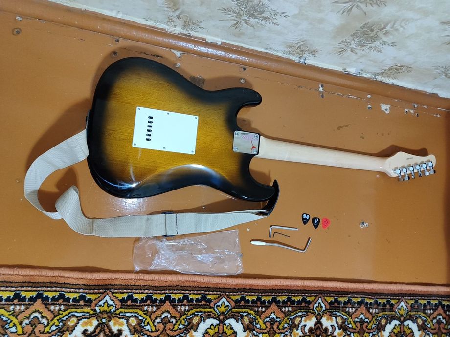 Электрогитара Jay Turser Stratocaster + Комбик — фото 2