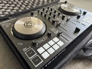 Контроллер NI Traktor S2 mk3