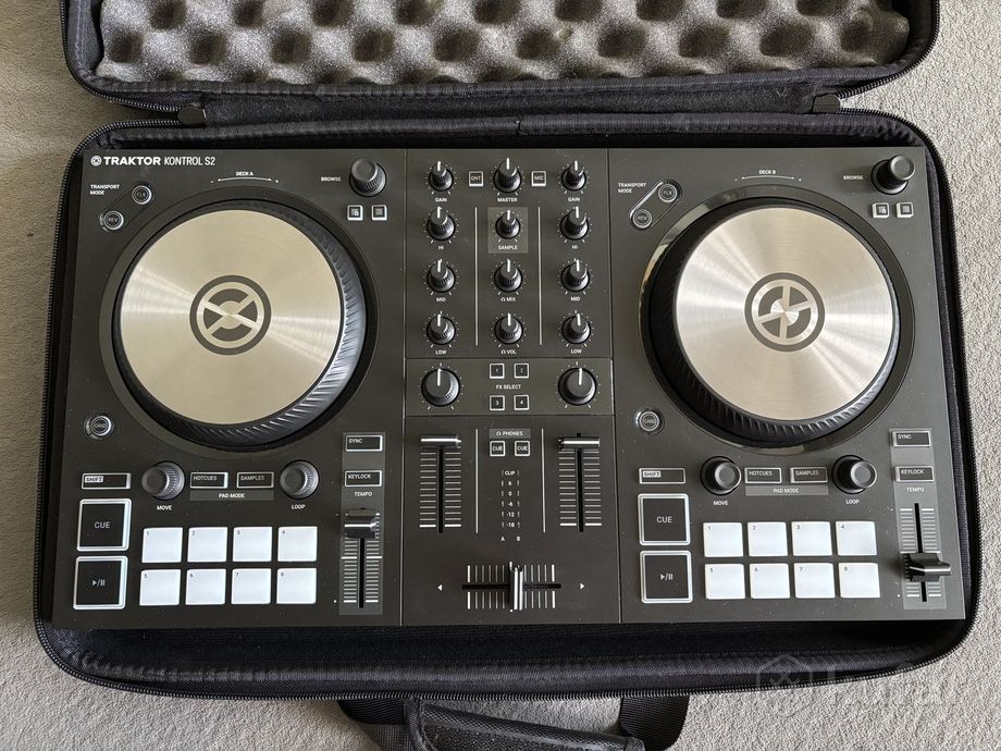 Контроллер NI Traktor S2 mk3 — фото 3