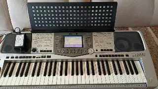 Клавишный инструмент Yamaha