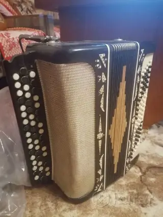 Баян