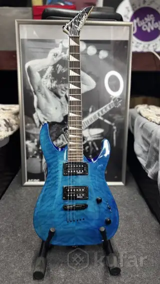 Jackson JS32TQ Dinky Arch Top (Transparent Blue)