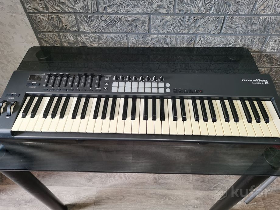 Midi клавиатура Novation launchkey 61 — фото 1