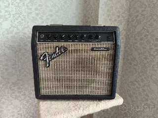 Fender sidekick chorus 15 гитарный усилитель