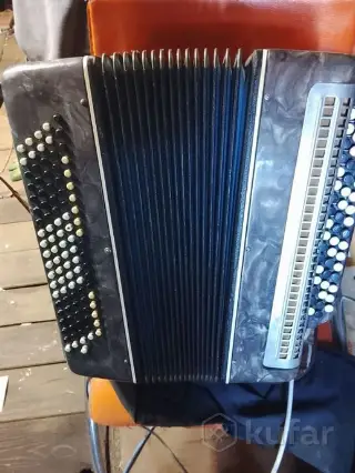 баян