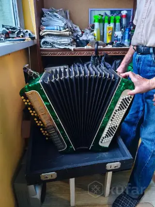 баян ''мелодия''
