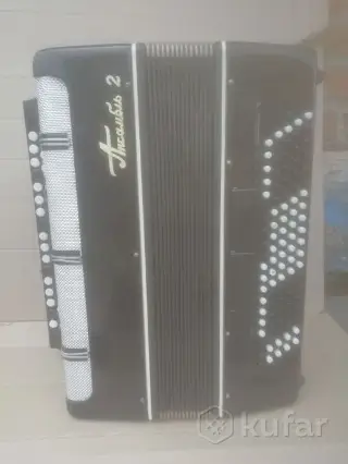 баян