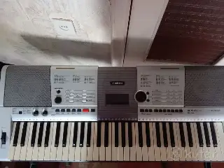 СИНТЕЗАТОР YAMAHA PSR E - 403