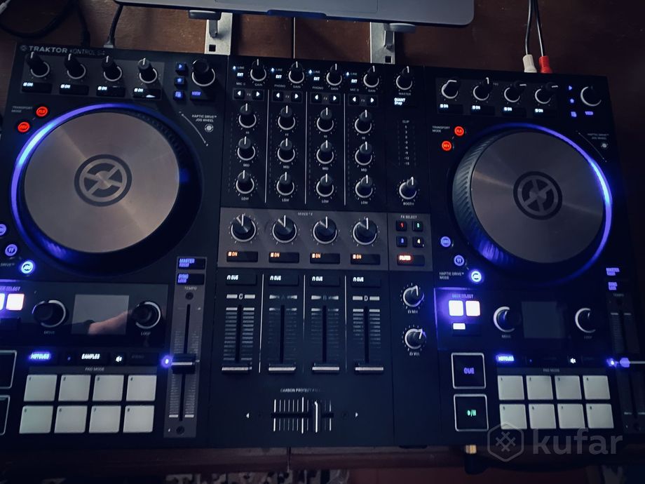 Native Instruments Traktor Kontrol S4 MK3