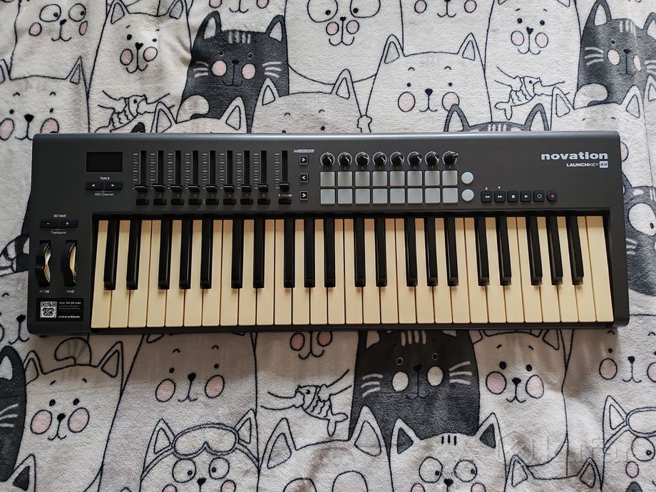 MIDI-клавиатура Novation Launchkey 49 MK2