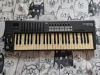 MIDI-клавиатура Novation Launchkey 49 MK2