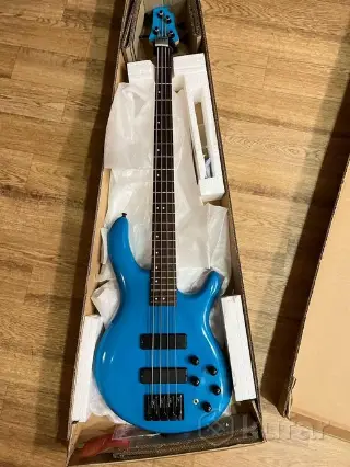 Cort c4 deluxe