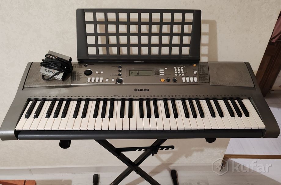 Синтезатор Yamaha PSR-E300 (5 октав)